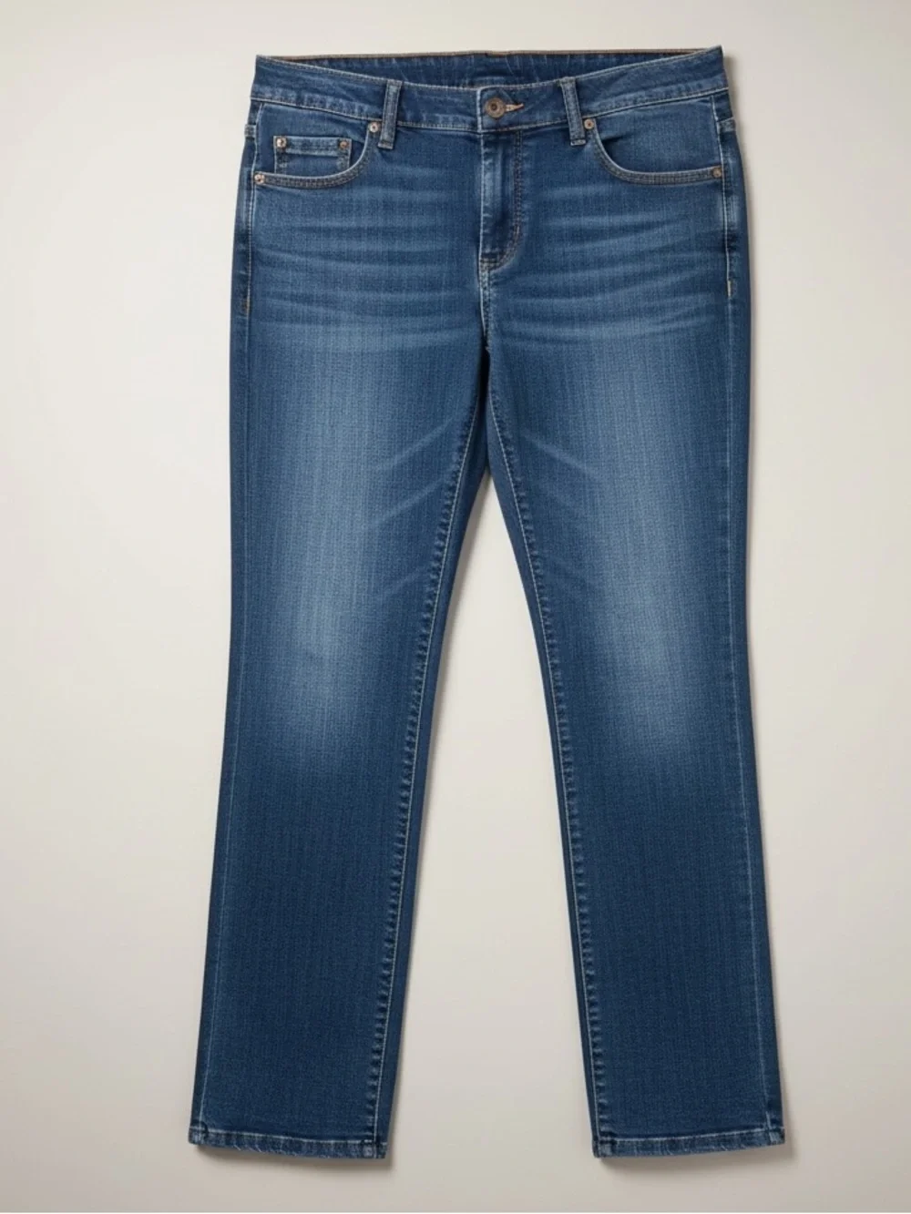 Chico's Platinum Ultimate Fit Medium Wash Straight Jeans Embellished Pocket 0/S